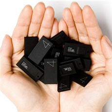 iriver-domino-flash-drives