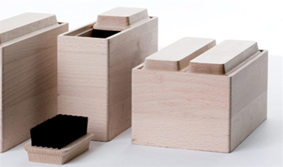 cleaning-shoe-box