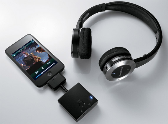 onkyo-bluetooth-headphones1
