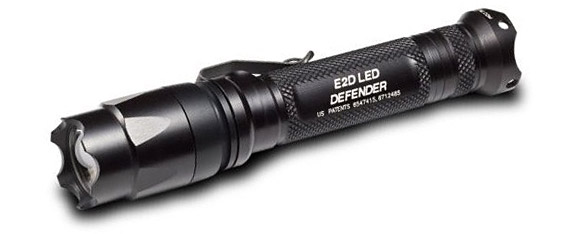 surefire-defender-flashligh