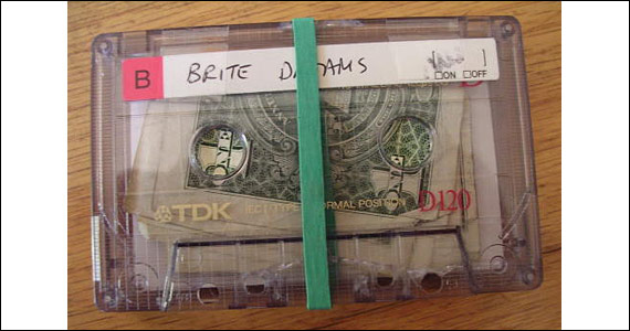 cassette-tape-wallet