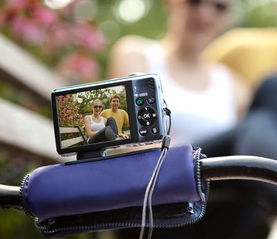 Pose-Camera-Case-and-Stand