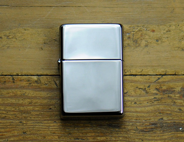 Zippo Lighter – Vintage Polished Chrome