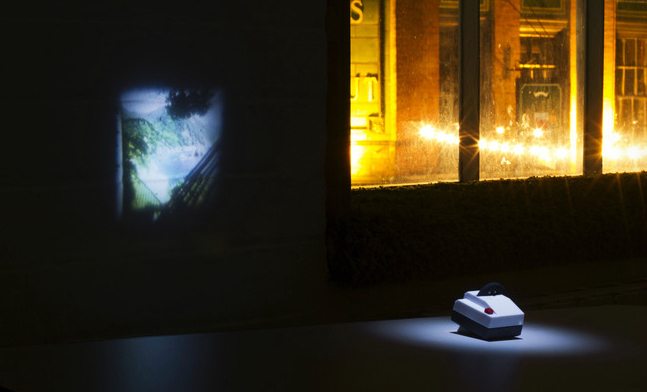 Projecteo: The Tiny Instagram Projector