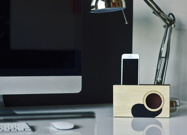 Palmer-Acoustic-iPhone-Dock-1
