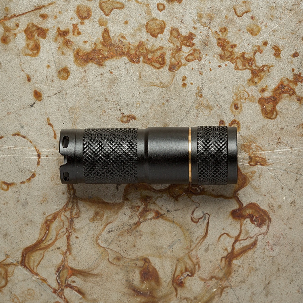 This Mini Flashlight Adjusts Brightness Automatically