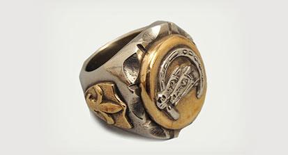 Fine Light Trading: Double Horse Ring