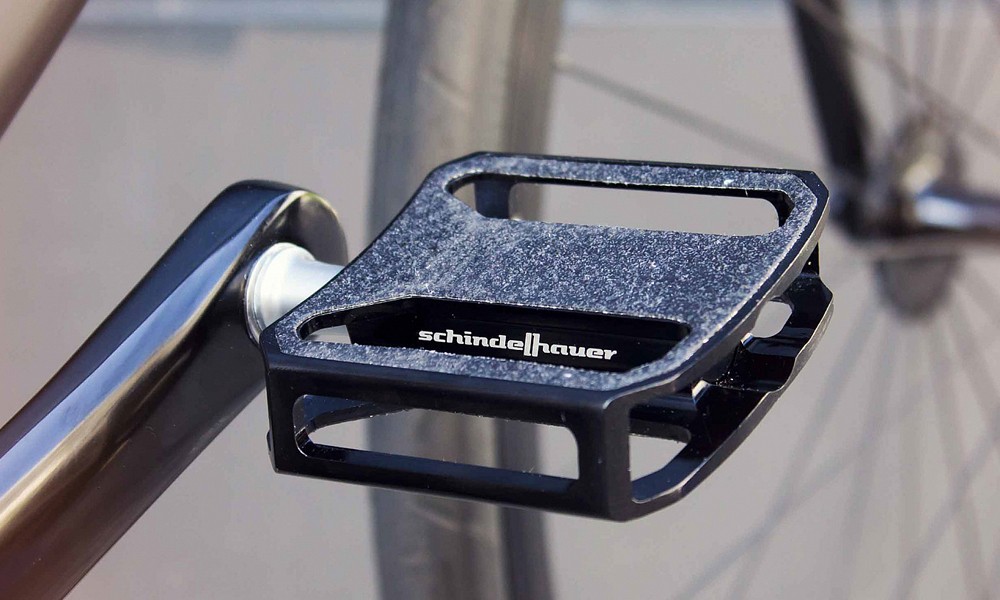 Alt Image