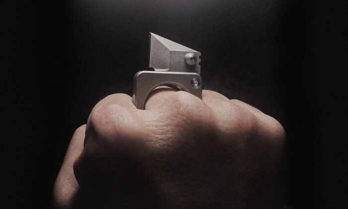 The Nug Knife Fits Around Your Finger