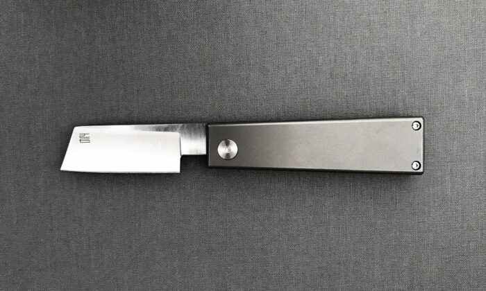 The GS1 Knife is Inspired by the Straight Razor