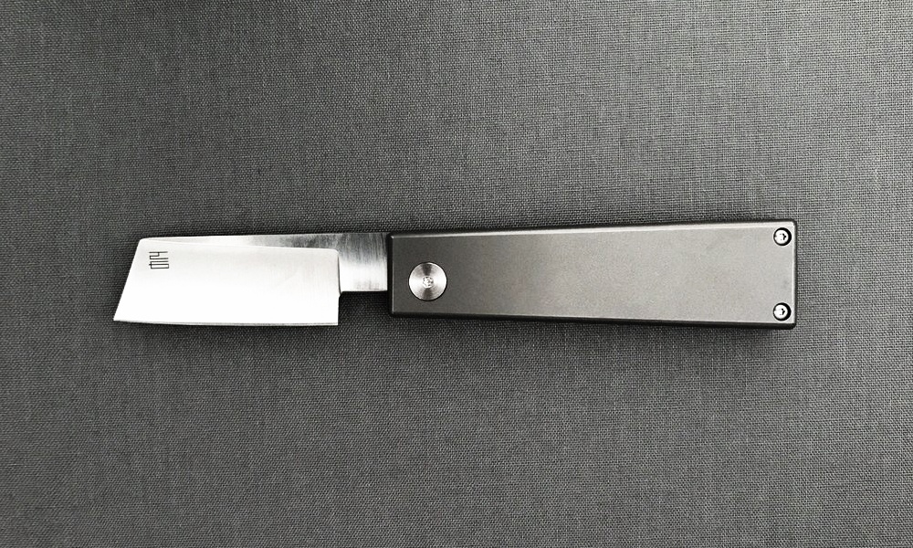 The GS1 Knife is Inspired by the Straight Razor