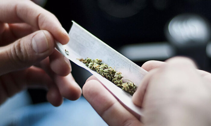 The Easiest Way to Roll a Perfect Joint Every Time