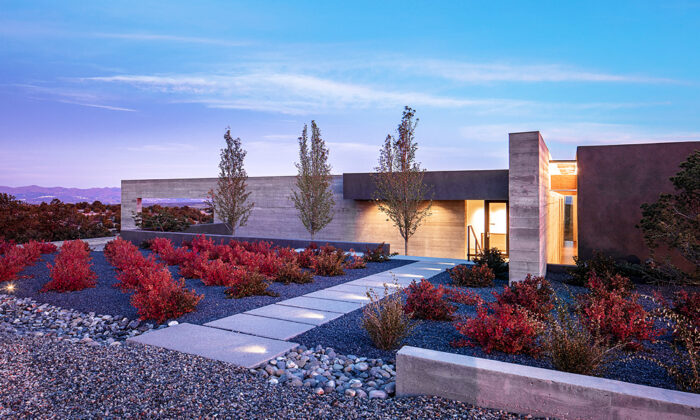 The Sundial House Tells Time