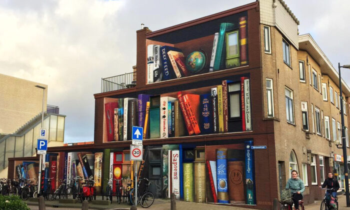 Jan-Is-De-Man-and-Deef-Feed-Tri-Level-Bookcase-Mural