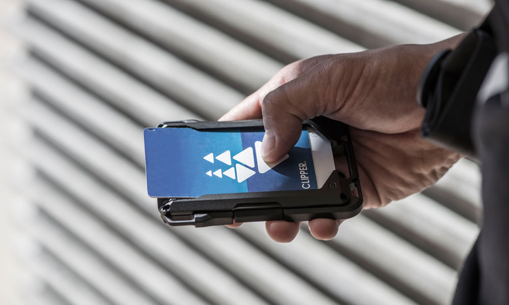 Dango’s M1 Rail Wallets Let You Easily Scan and Access Your Cards