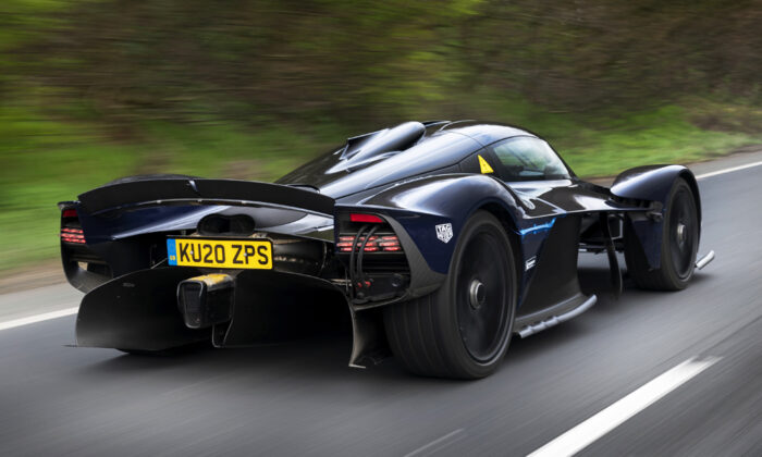 Aston-Martin-Valkyrie-2