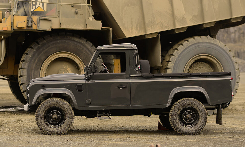 Commonwealth Classics Georgetown Land Rover Defender 110