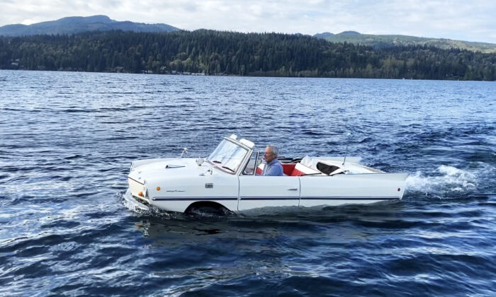1964-Amphicar-Model-770-1