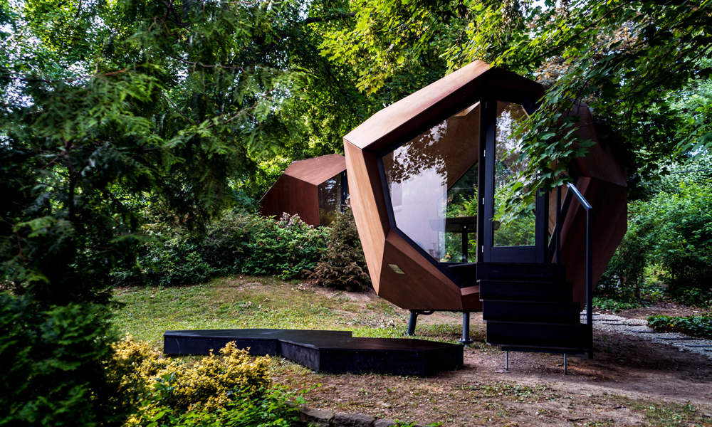 Hello Wood Workstation Cabin