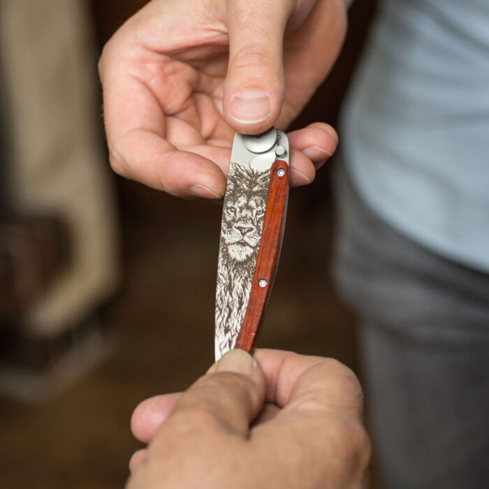 Upgrade Dad’s EDC with a Customizable Deejo Pocket Knife