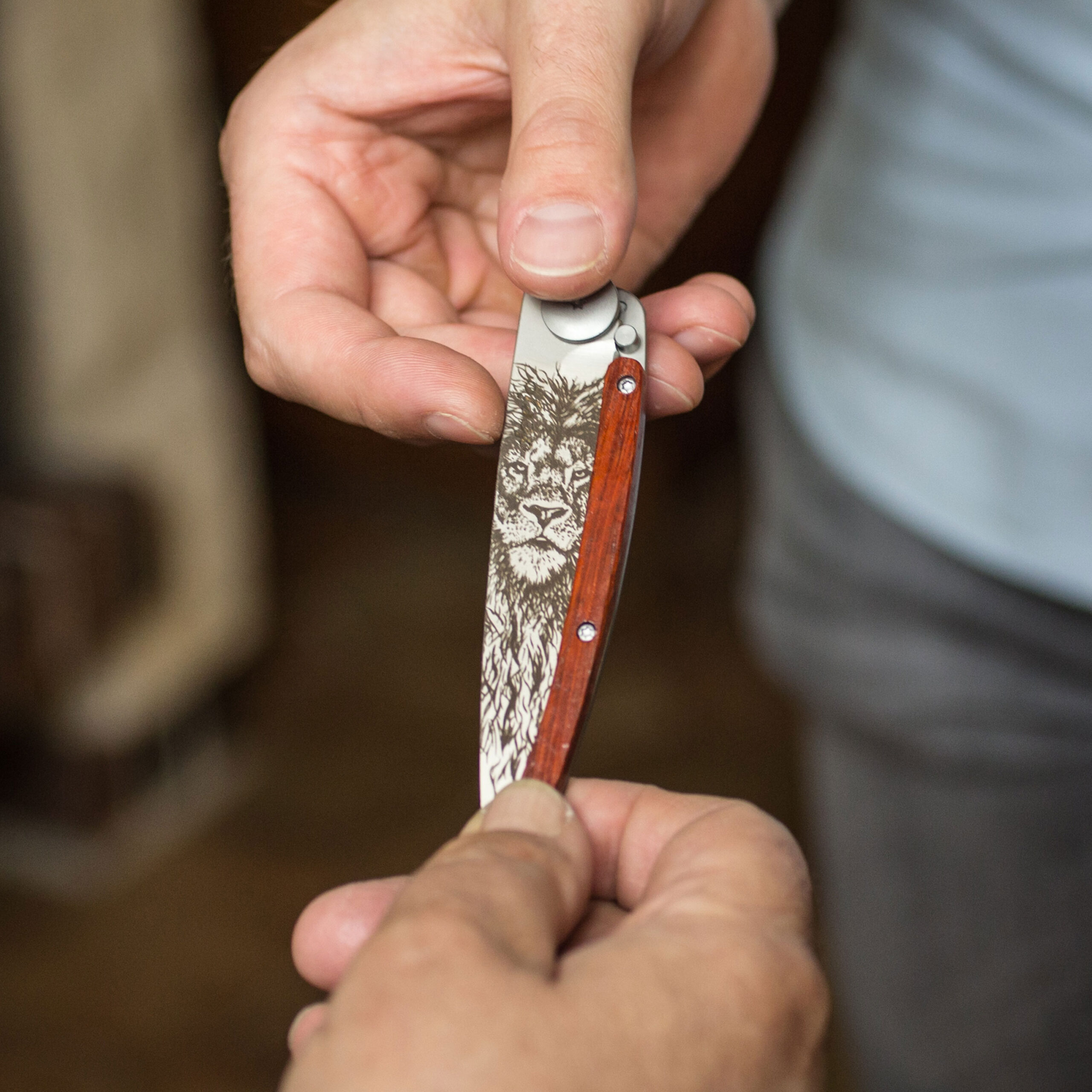 Upgrade Dad’s EDC with a Customizable Deejo Pocket Knife