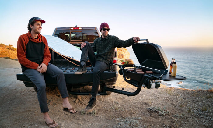 The HitchFire Grill Attaches to the Back of Your Vehicle