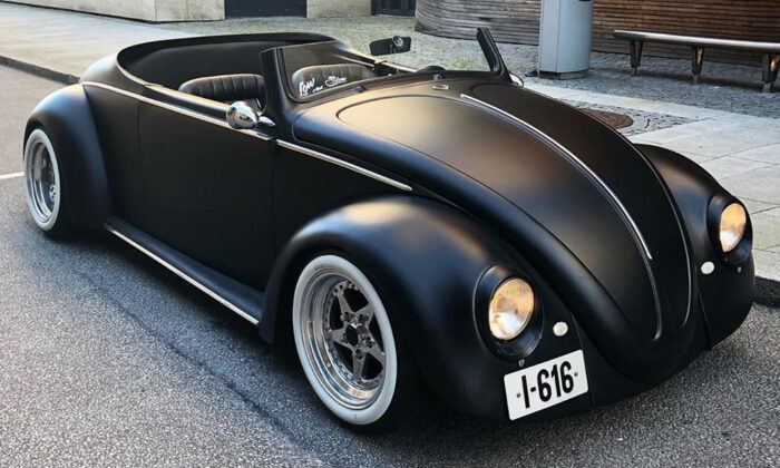 1961-Volkswagen-Beetle-Deluxe-Roadster