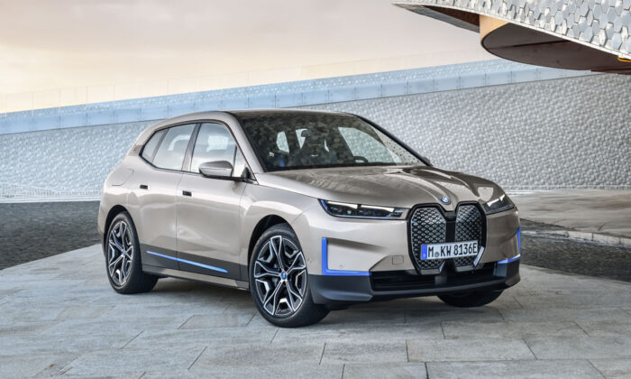 2022-BMW-iX-1