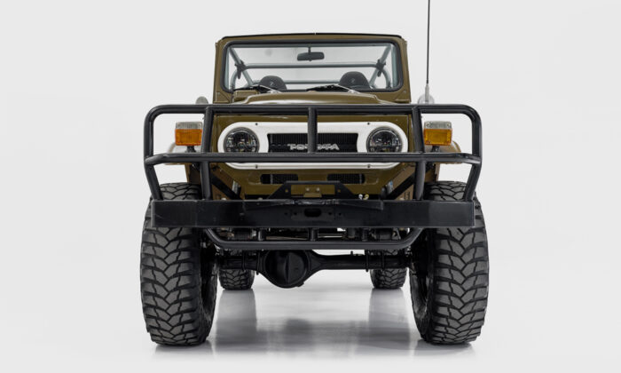 1976-Toyota-FJ40-2