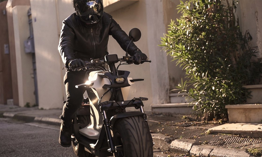 Alt Image