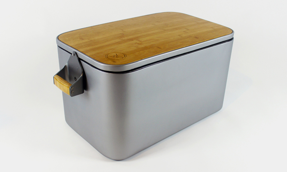 The Wooly Cooler is Perfect for Boozy Picnics