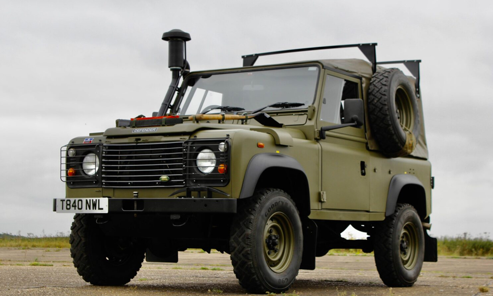 Land Rover Defender “Winter Water Wolf”