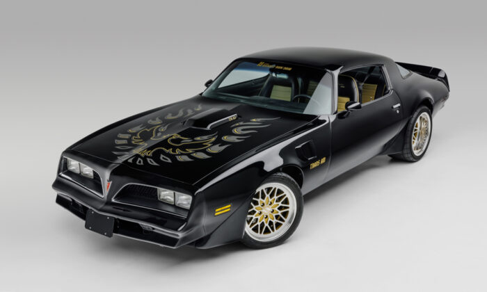 Burt Reynolds’ 1978 Pontiac Firebird Is Up For Auction