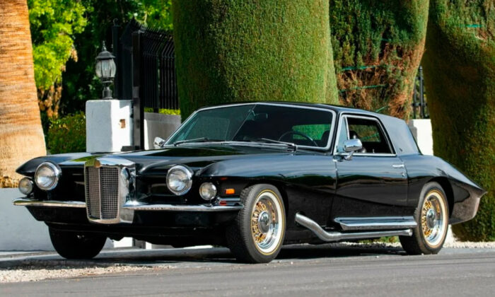 Elvis Presley’s 1971 Stutz Blackhawk