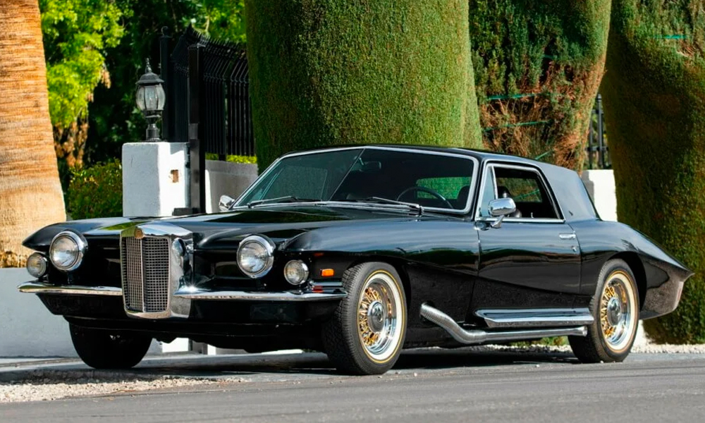 Elvis Presley’s 1971 Stutz Blackhawk