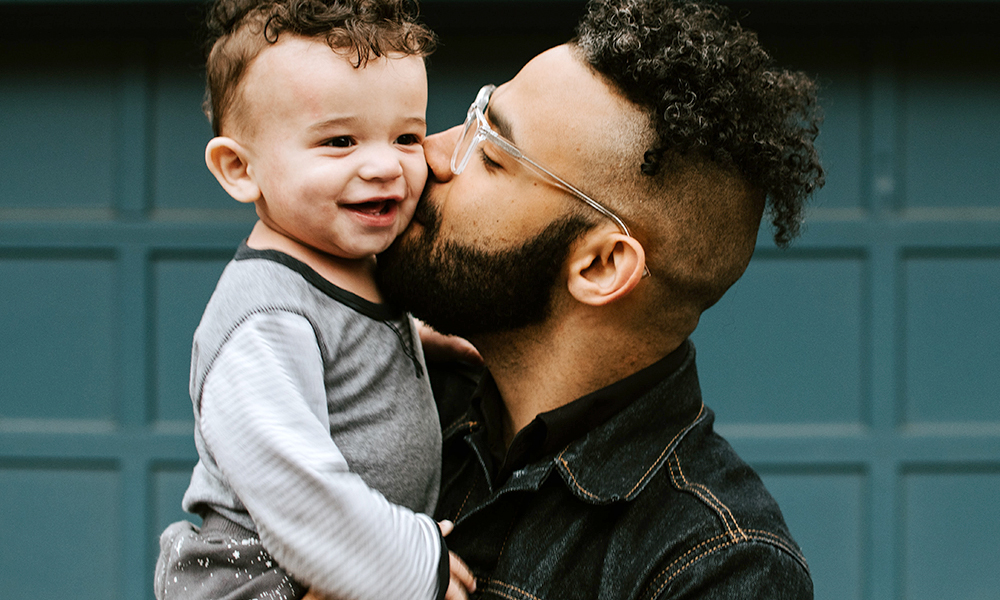 The 5 Books Every Soon-to-be Dad Should Read