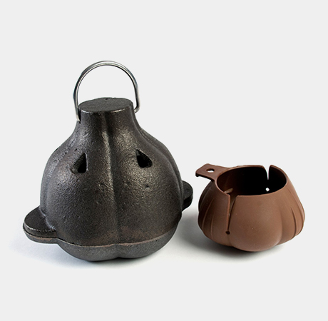 Cast Iron Garlic Roaster and Squeezer Set