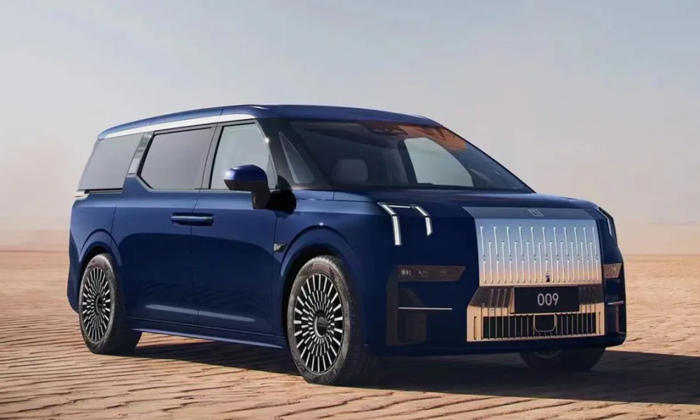 Zeekr 009 Electric Minivan