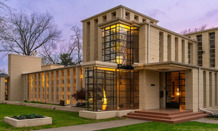 A Frank Lloyd Wright Home In Oklahoma Is On the Market For $8 Million