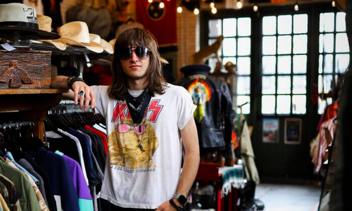 The 5 Best Places To Buy Vintage T-shirts Online