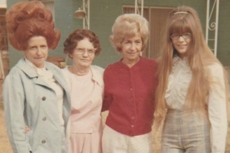 The Beehive – A Study of Big Hair in 36 Found Photos From The 1960s