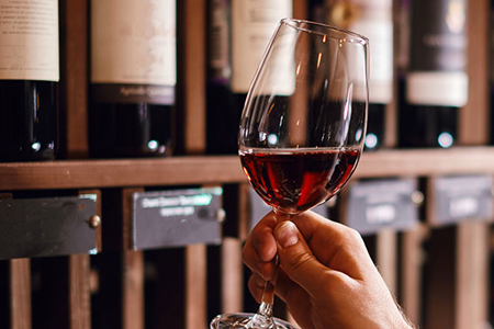 6 Major Differences Between How Italians and Americans Buy Wine