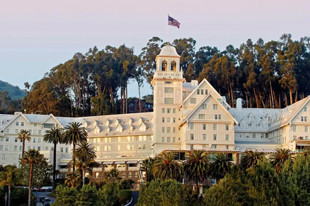 Here Are the Most Haunted Hotels in the U.S.