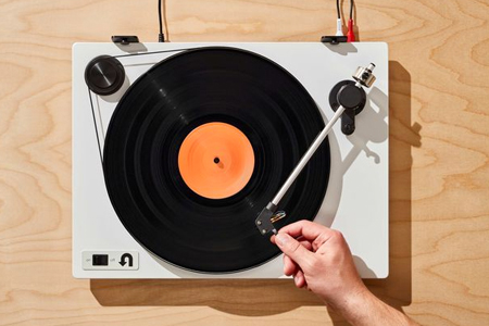 The Best Vinyl Records to Play on Your Turntable, as Picked by Music Experts