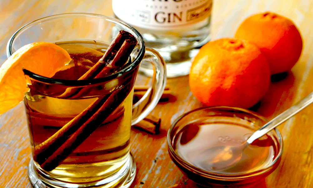 8 Classic Cocktails You Should Know How To Make For The Holidays
