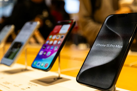 Apple Takes the Smartphone Market Crown for the First Time