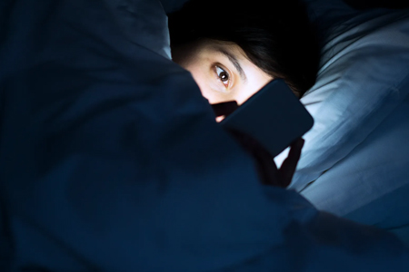 How to Stop Procrastinating at Bedtime and Actually Go to Sleep