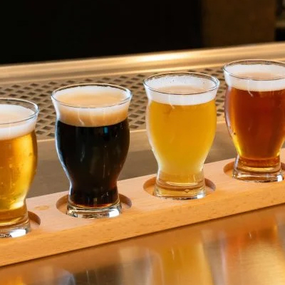The 8 Best Non-Alcoholic Beers to Drink All Year Round